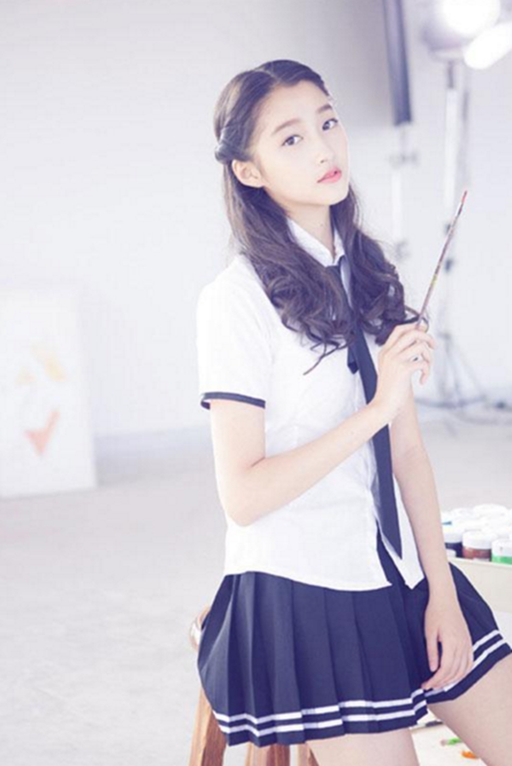 关晓彤真大胆,超短裙快要漏了,网友:尺度好大啊!