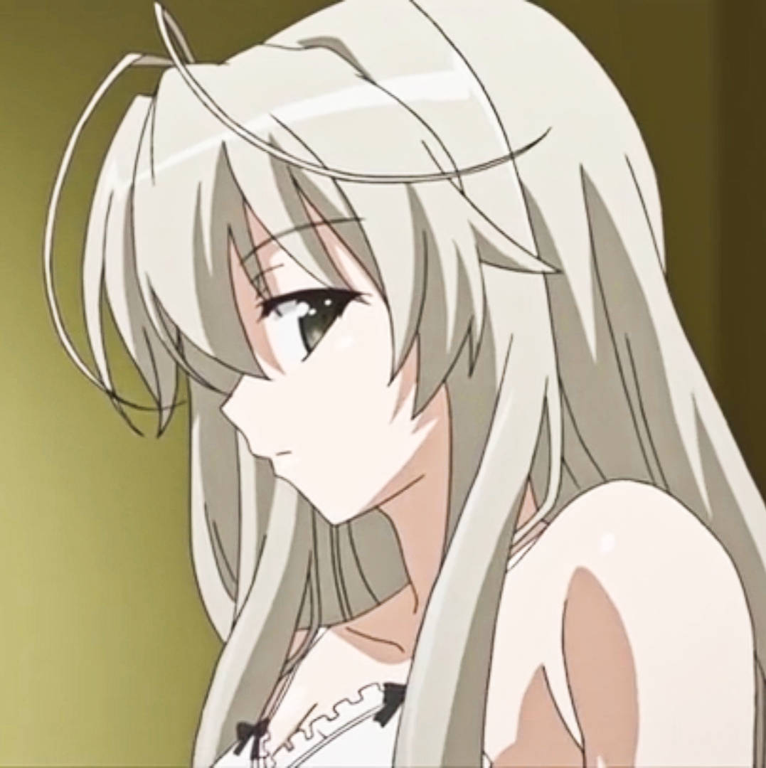 《缘之空》中的春日野穹是悠的孪生妹妹,沉默寡言,弱不禁风,深居简出