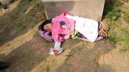 女童在家被活活饿死,男童遭家暴满身伤痕:求求你们做个人吧!