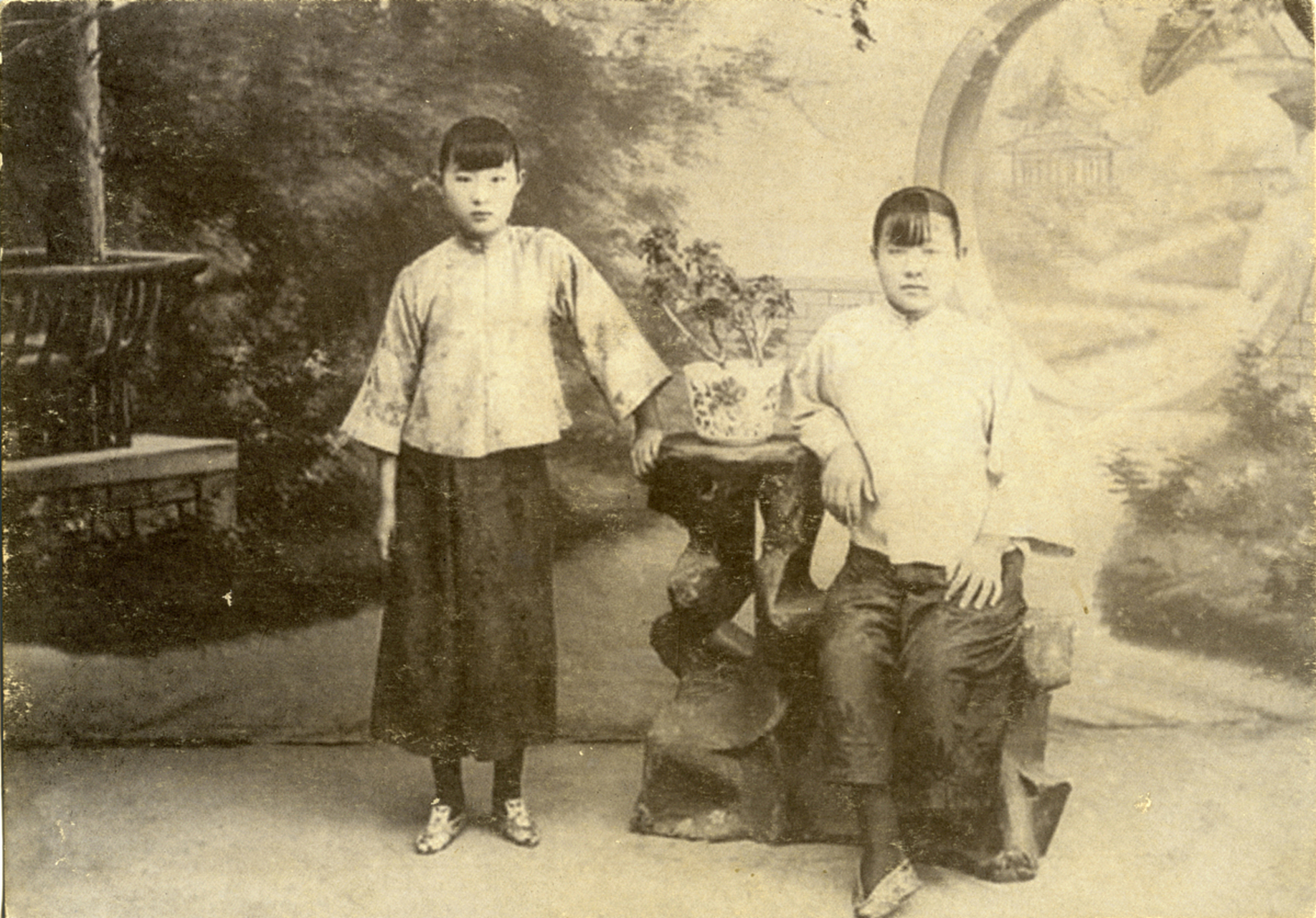 旧社会的地主婆.