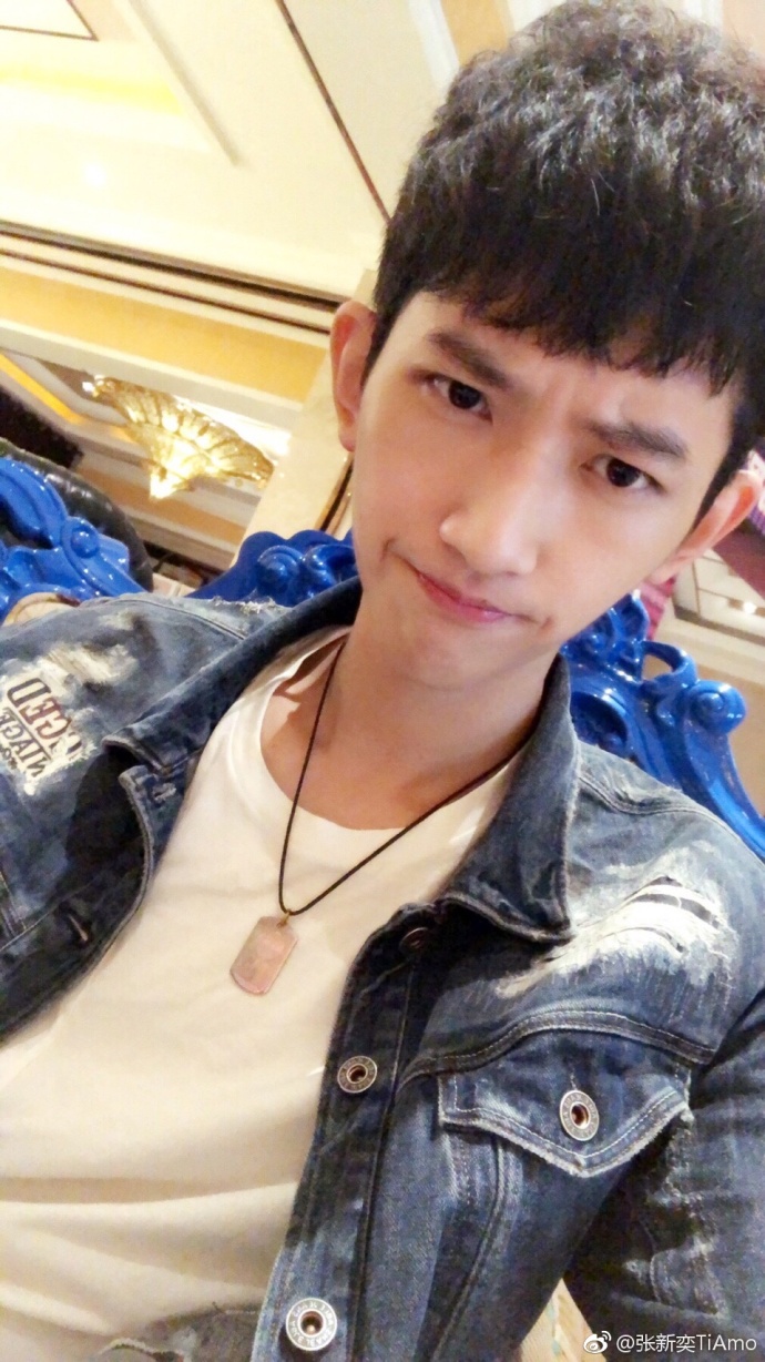 男排小鲜肉缺点是太帅了 比赛太兴奋爆粗口被警告!