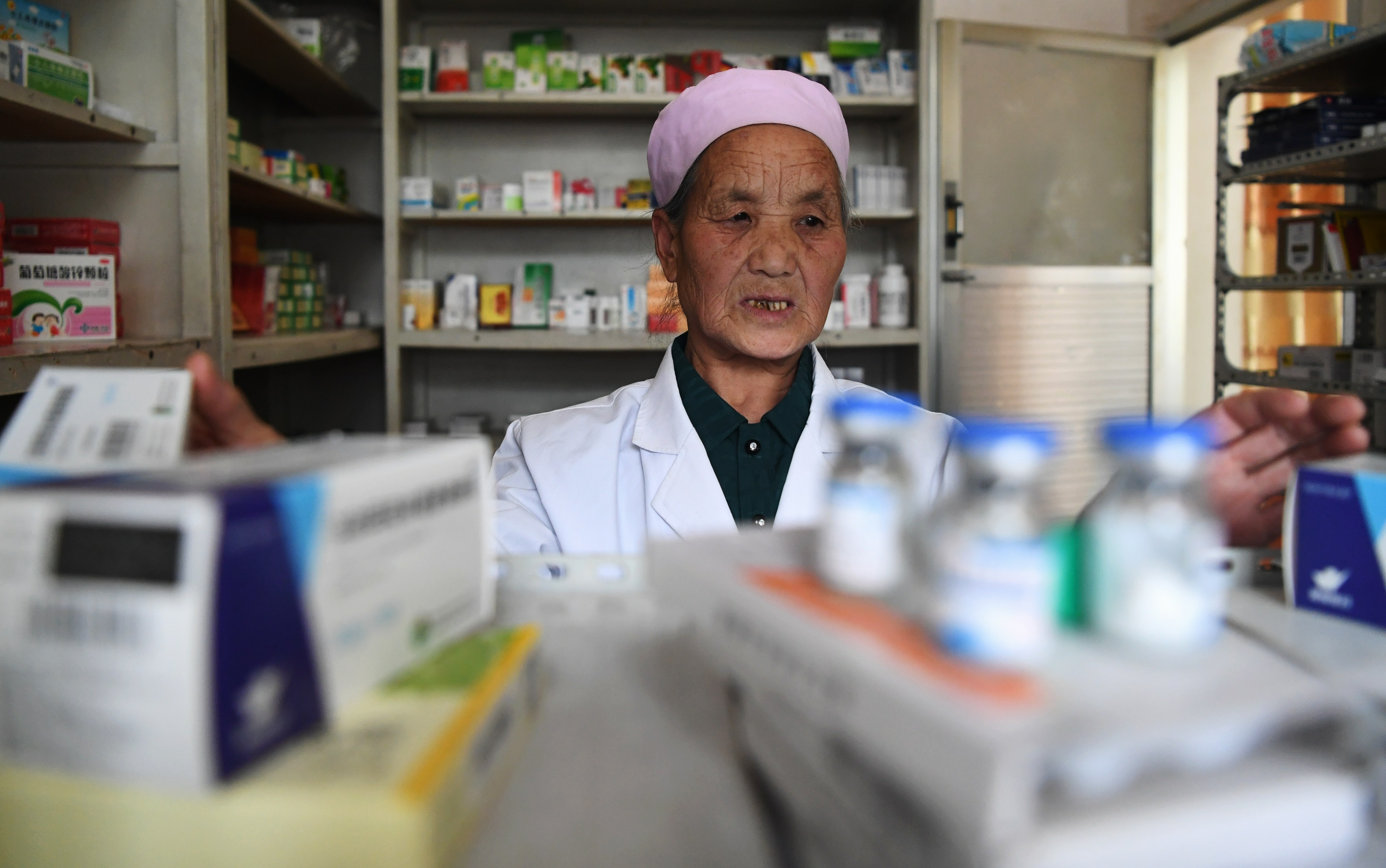 乡村医生何世英:一辈子都是乡亲身边的"120"(7)