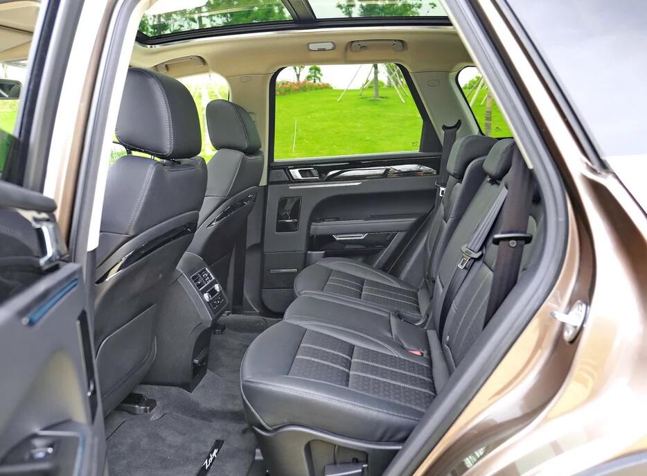 众泰汽车-众泰t800,外形沉稳大气,气场非常足