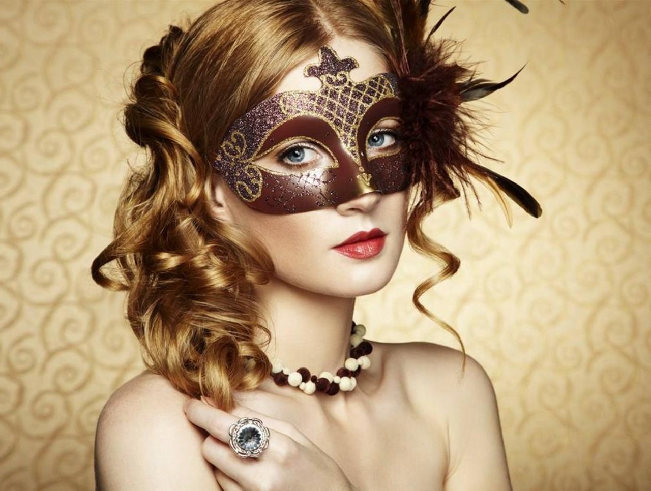 12星座专属的女王面具:金牛座的女王面具好辣眼睛,你的是哪一个