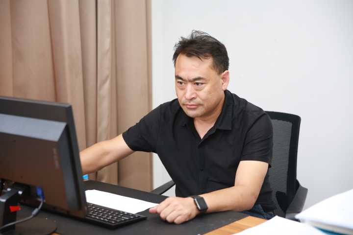 海亮又引来一名国际奥赛金牌教练,他拿到了10万元的"大红包"