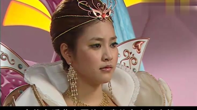 巴啦啦小魔仙 女王给美琪美雪的魔仙箭升级用来对抗黑暗之神