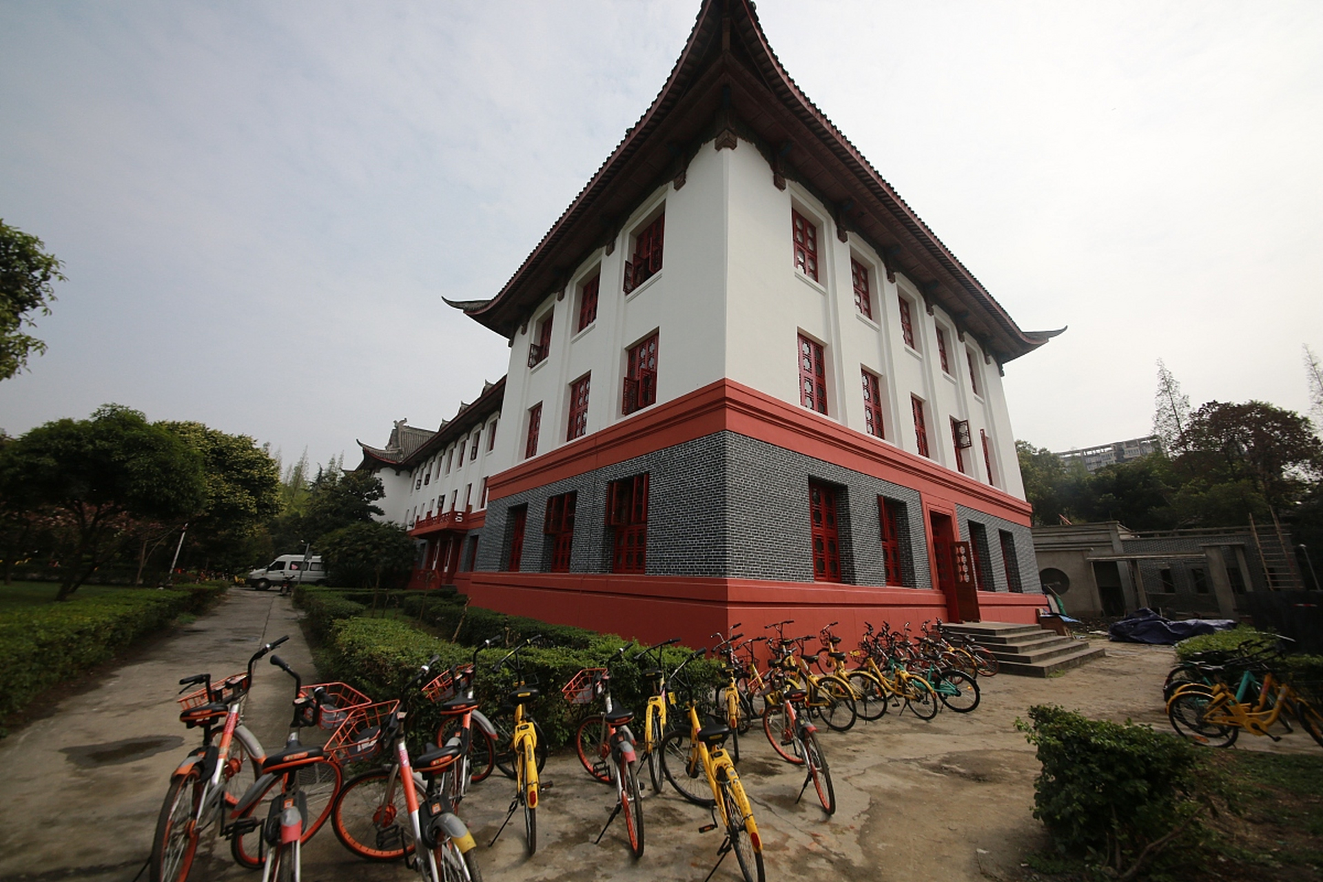 奥卡姆思维  逻辑学家奥卡姆·威廉曾经提出过一个著  名的定律