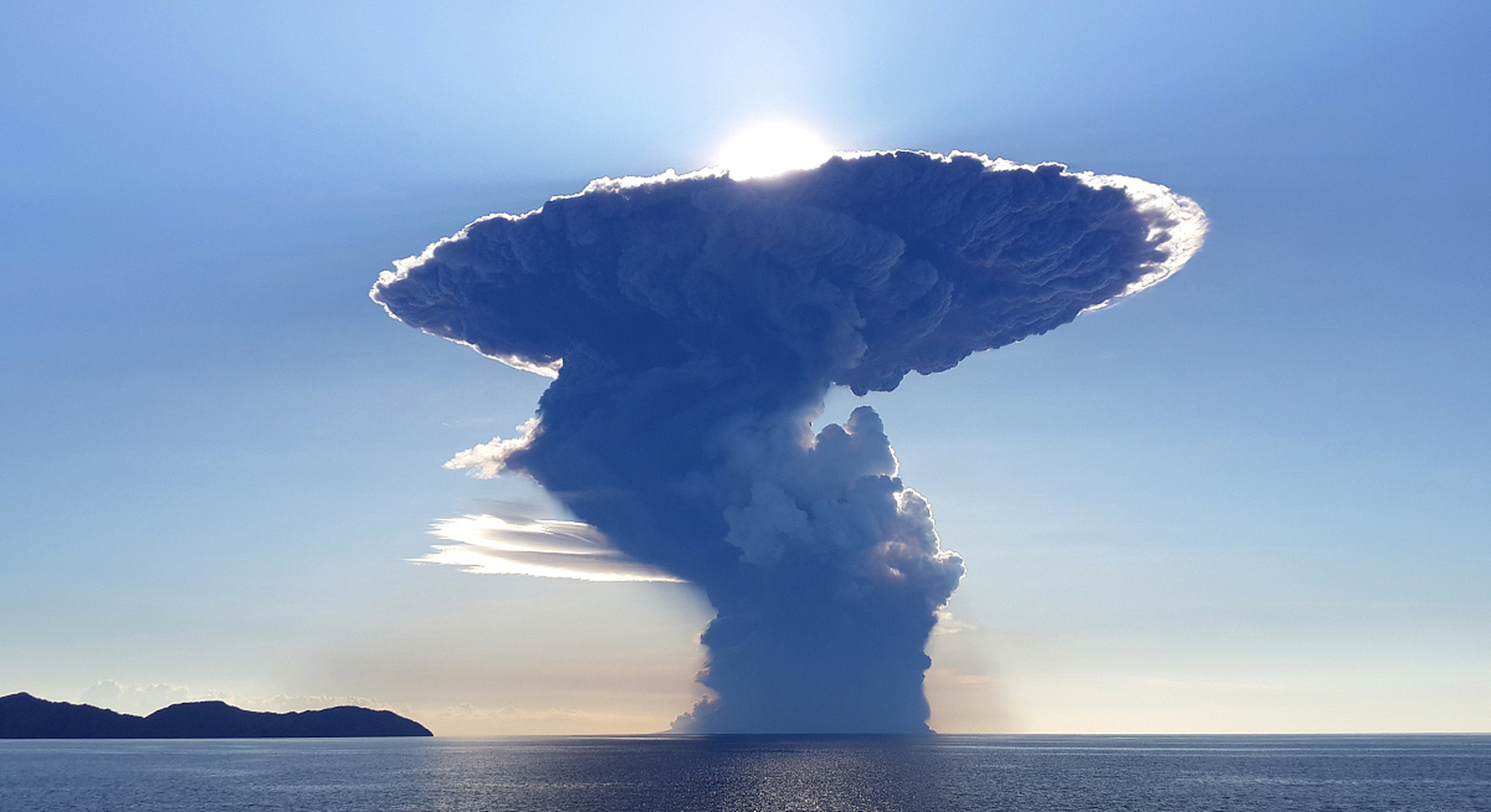 俄罗斯上空现巨型蘑菇云引恐慌,有人担心是核爆炸!