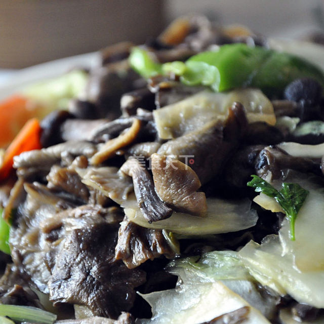 素炒榛蘑这么炒,简单几步,出水少色泽鲜,清淡不油腻,家常实用