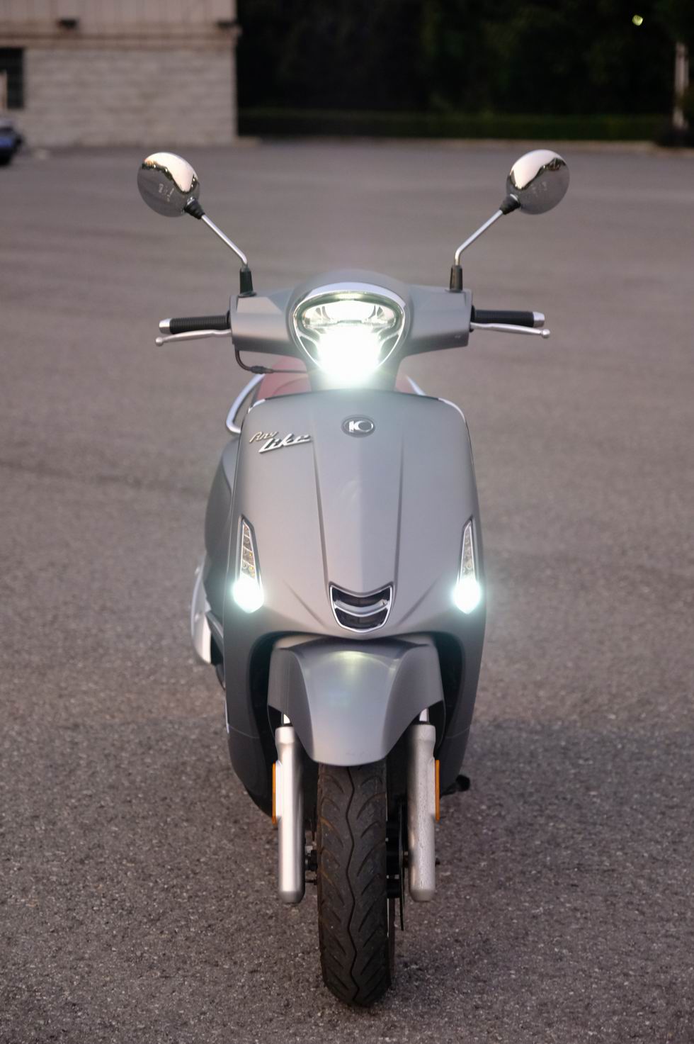 老莫已经拥有常州光阳赛艇s400踏板摩托车,为何还买台like 150