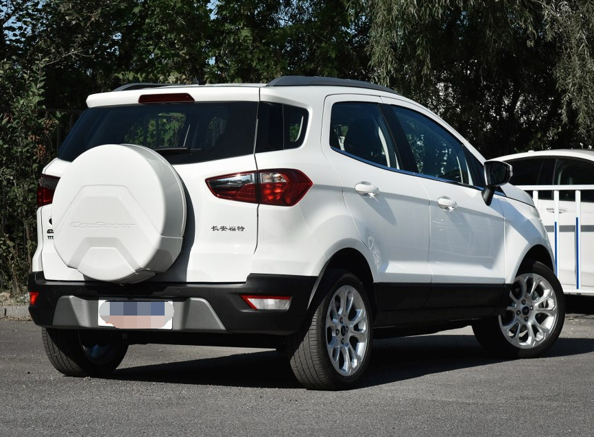 外观符合审美观长安福特-翼搏,开起来耐看经典,全家都满意!