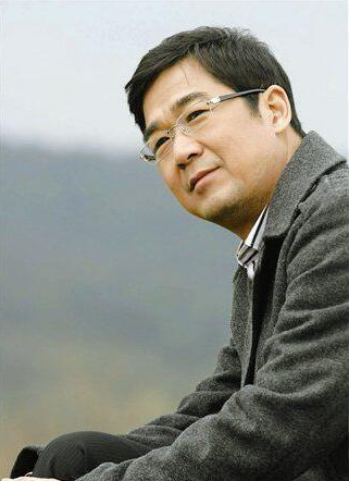 《宰相刘罗锅》由导演韩刚,张子恩执导,李保田,张国立,王刚,邓婕等