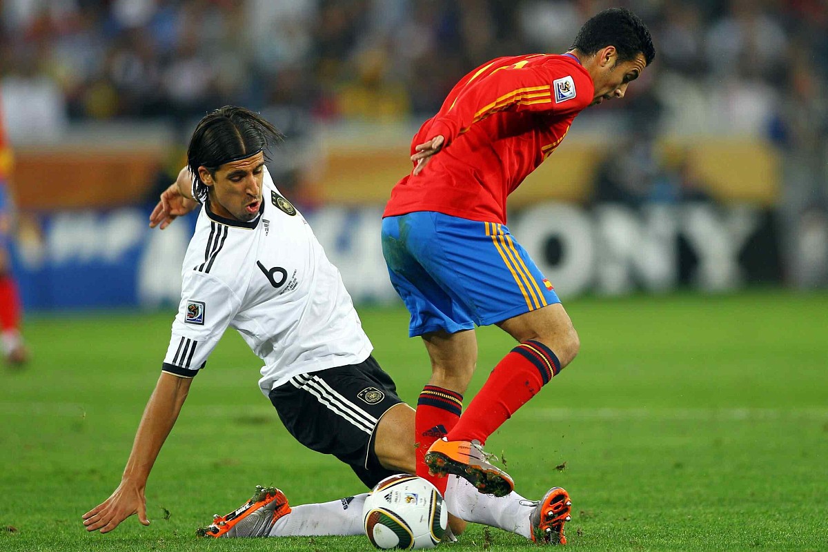 还记得那个被巴萨球迷骂"玻璃人"的登贝莱吗?