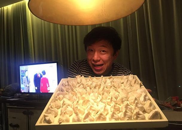 带你参观黄渤的豪宅,难怪情商那么高了,连餐厅还要放个书柜看书