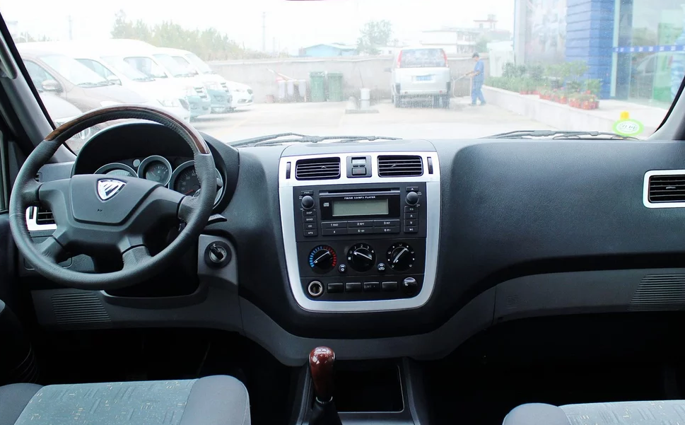 福田汽车-蒙派克e,回头率相当的高,气场非常足!