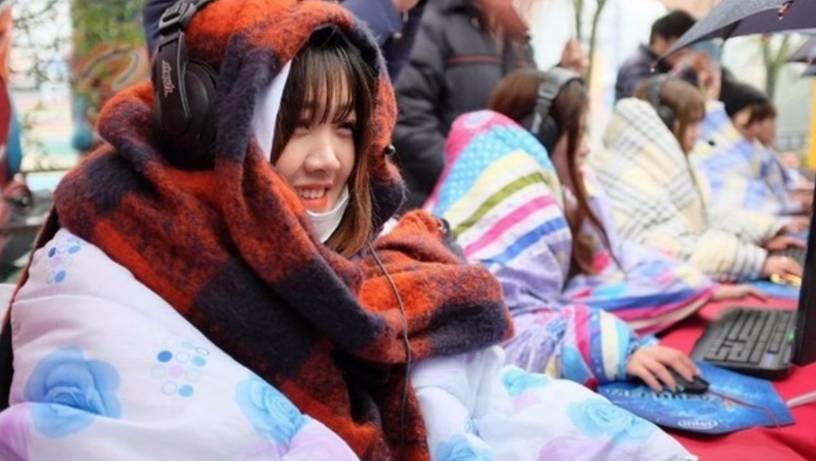 今天在北京有一种叫裹上棉被出门,街头到处飘过"白毛女"