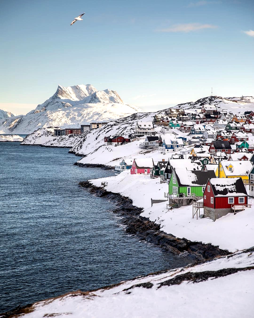 光景美图分享45:格陵兰岛城镇风光篇(丹麦)冰雪里的彩色房子
