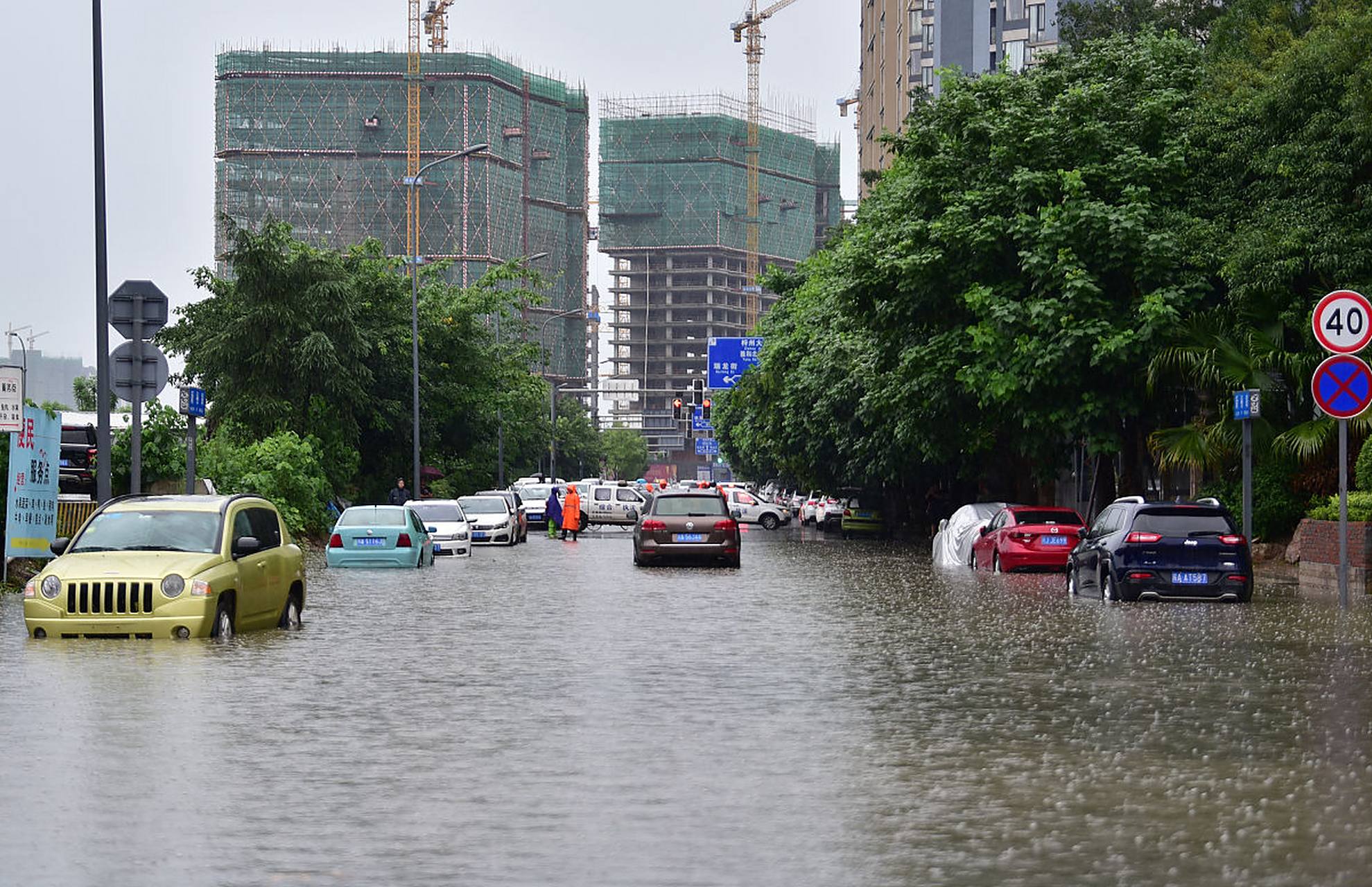 根据深圳市气象局的数据,过去3小时,罗湖区,盐田区,大鹏新区,福田区