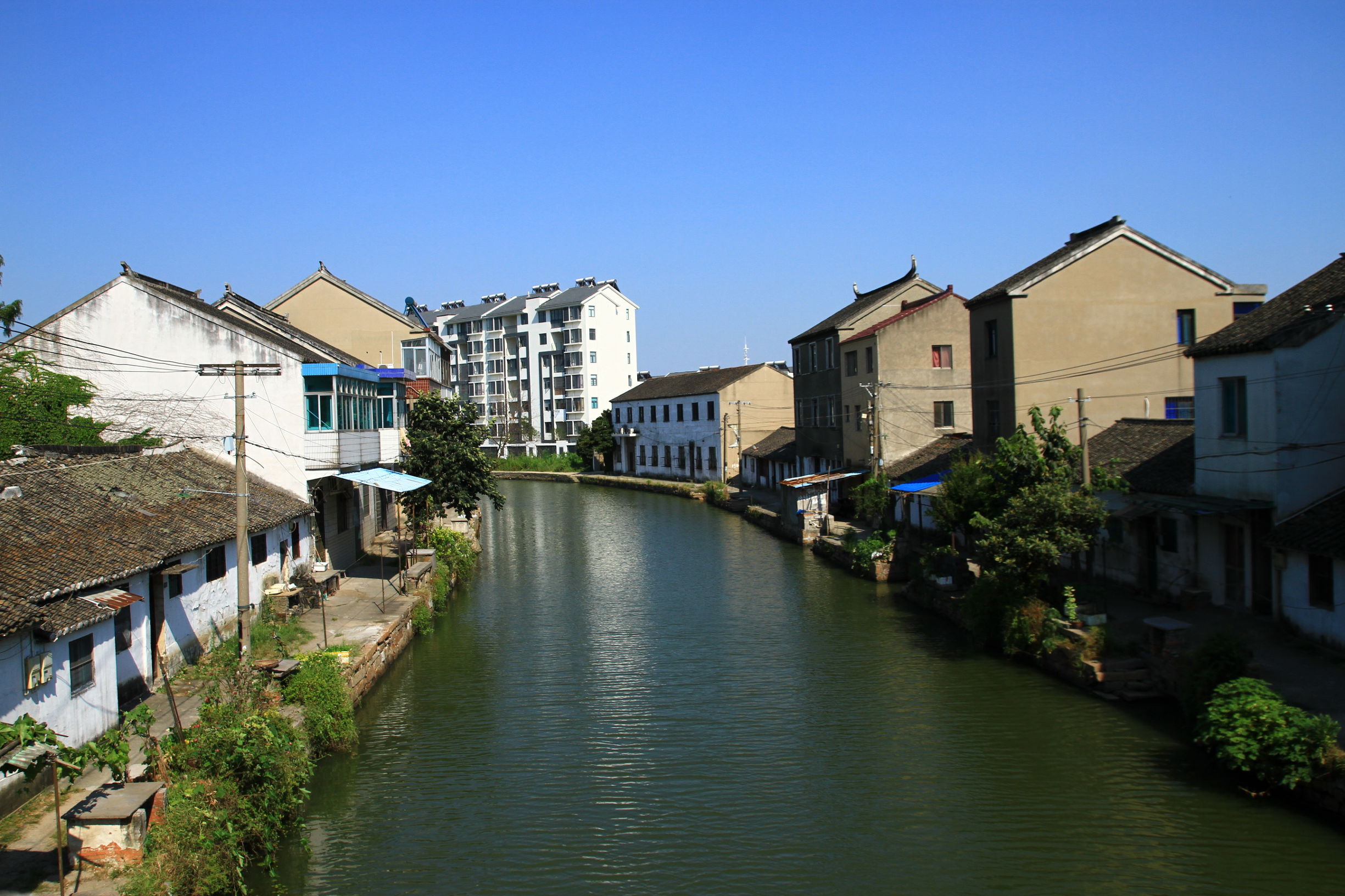太平镇位于苏州北郊阳澄湖畔,距苏州古城区10公里.