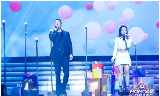 陌陌百变的舒舒梦想实现 拍摄"美人鱼"靓照惊艳众人