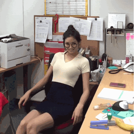 搞笑gif图:一只活跃在篮球场狗子,小伙子看来不是对手