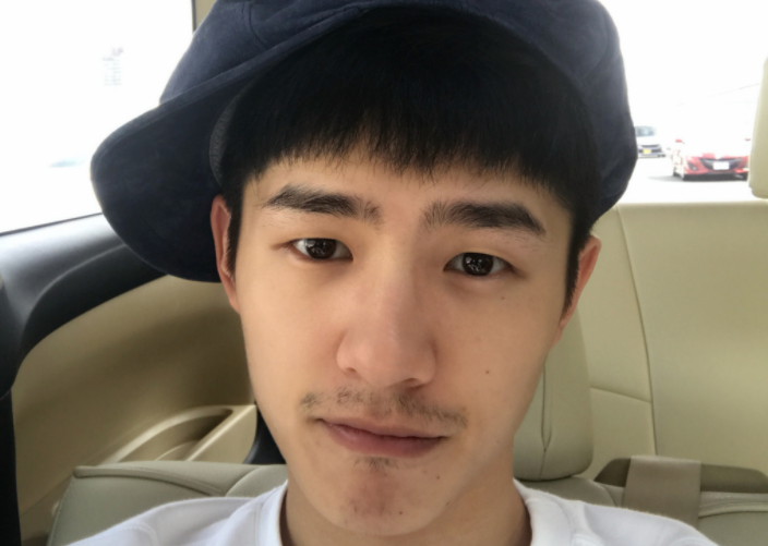 治愈系少年刘昊然,看了最后一张图,网友:少年,你的胡子该刮了