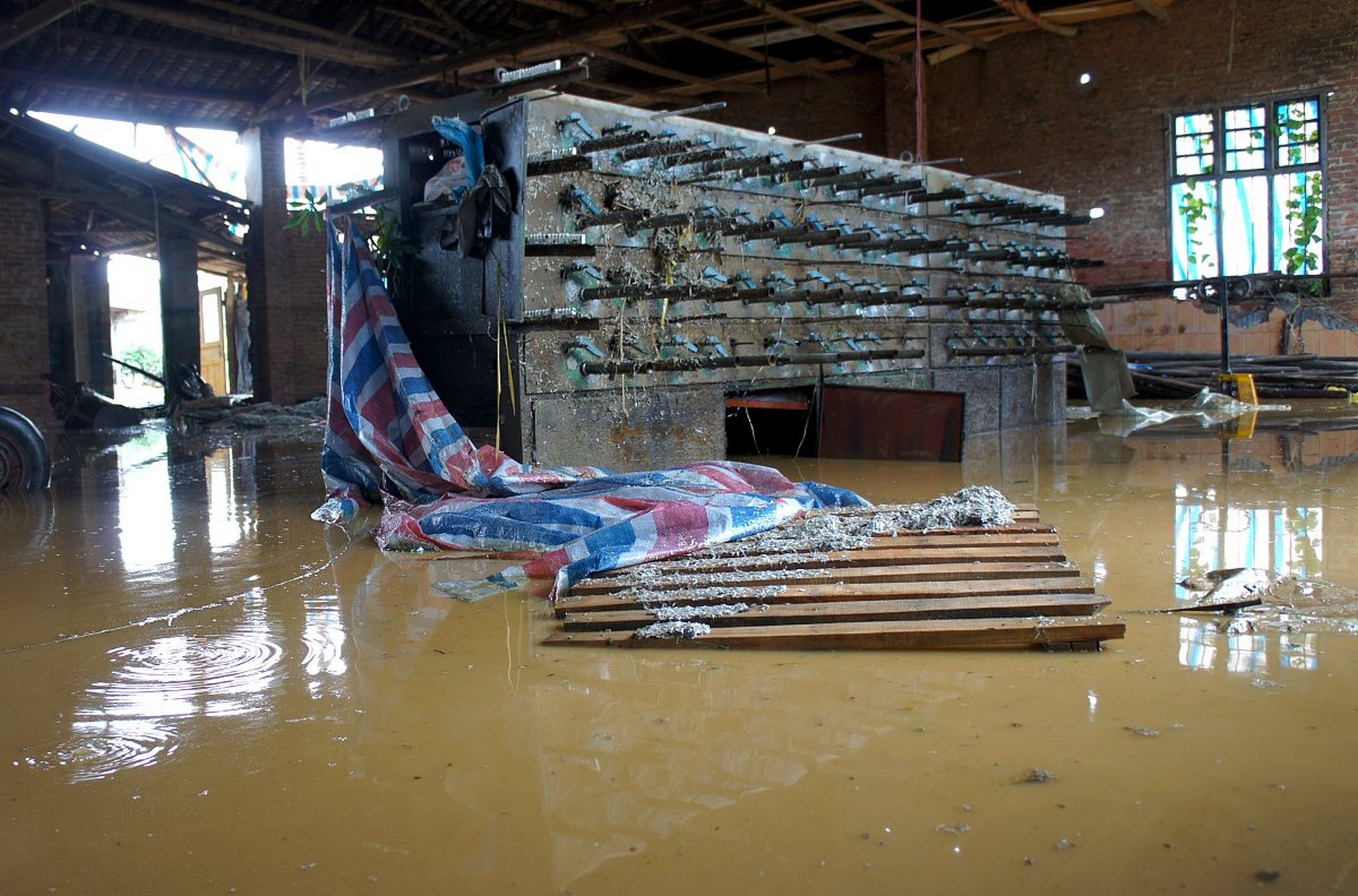 中图网员工回应库房被淹#  近期,一场突如其来的