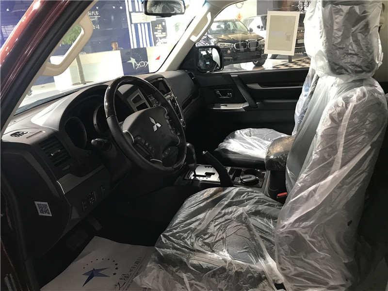 预计是今年平行进口车市场的销量黑马,三菱帕杰罗经典v87赏析