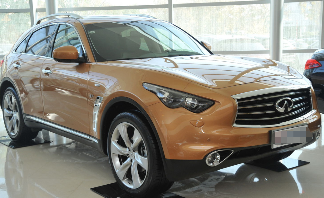 英菲尼迪qx70,颜值狂野不羁,开出去显着十分霸气