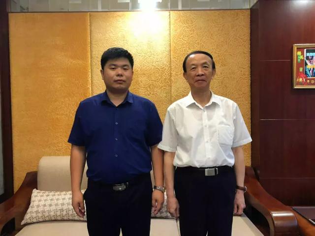 聚焦刘氏编辑社 拜访广州军区副参谋长,袁邦根少将