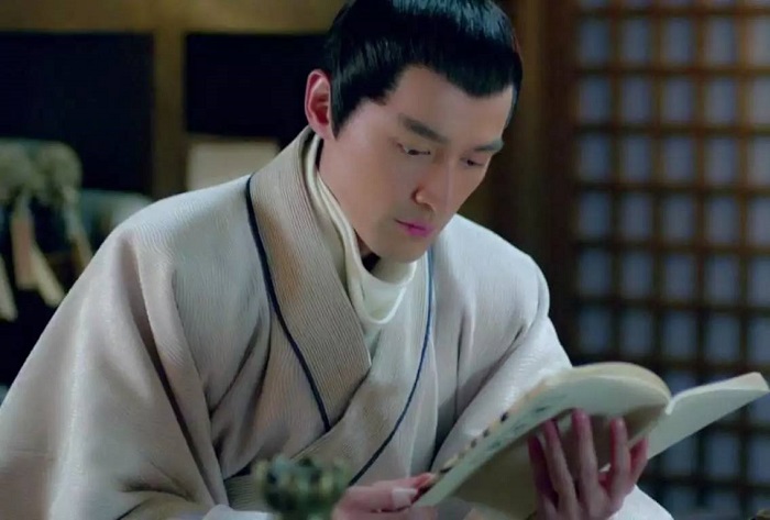 古装男神看书照,胡歌专心,鹿晗清丽脱俗,马天宇如画一般美丽!