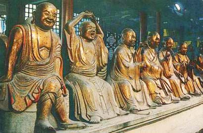 武汉归元禅寺,因500多尊罗汉像,数百年依旧门庭若市,香火旺盛