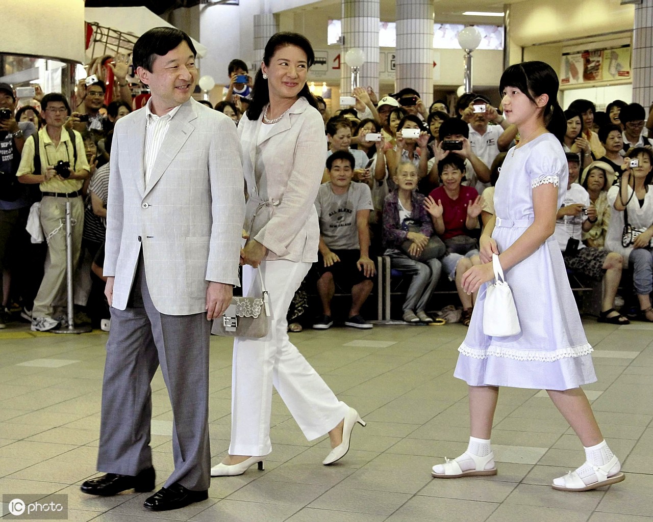 日本皇太子德仁,太子妃雅子和女儿公主爱子(图片来自 ic photo)