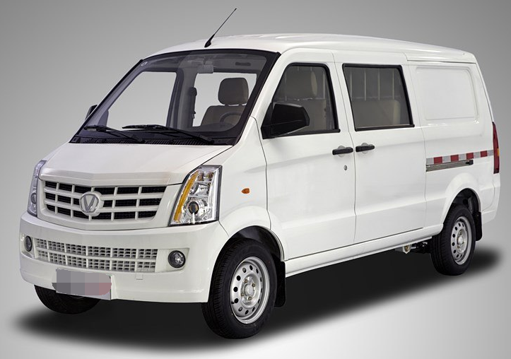 成功v2e外观比较潮流,外观十分好看,方向盘操控得心应手