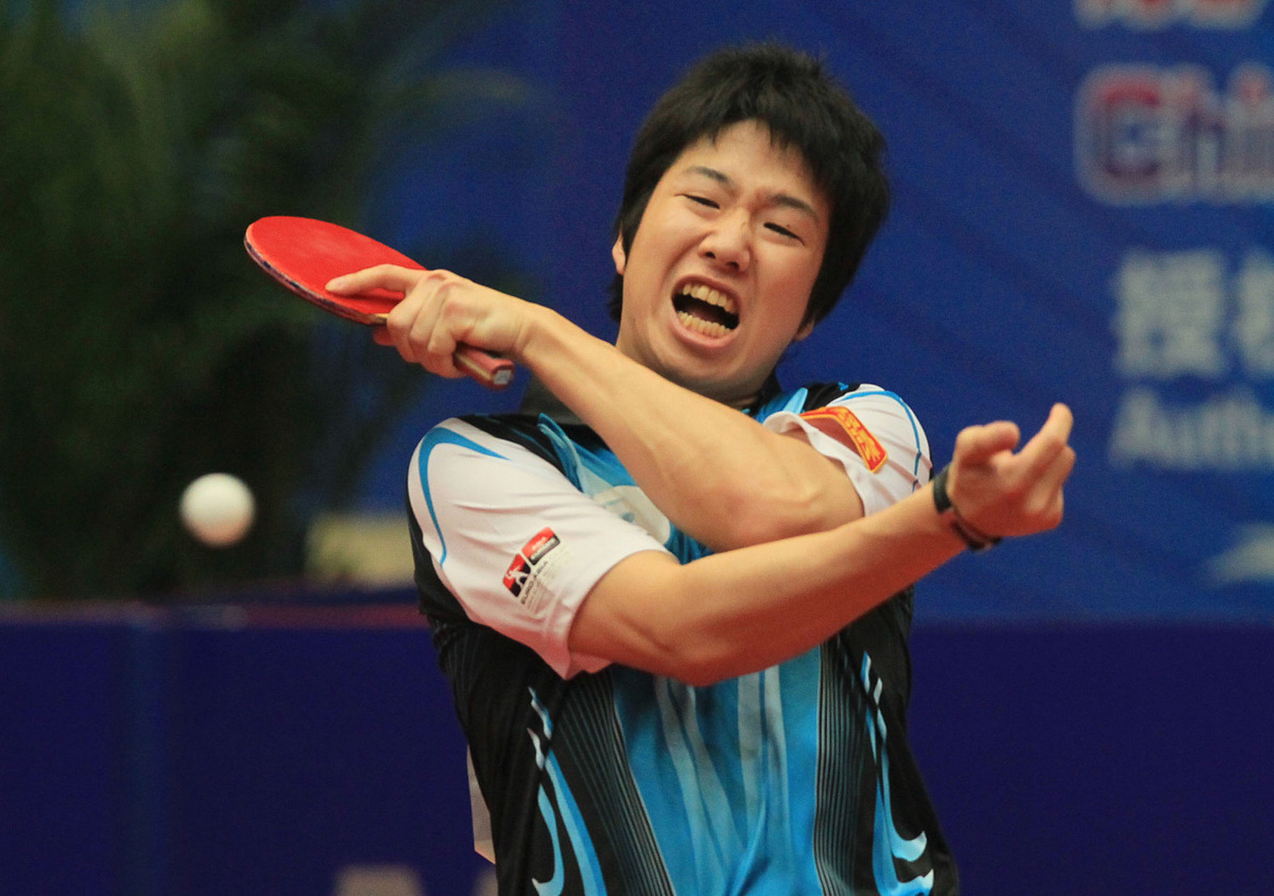 日本乒乓球选手水谷隼爆料伊藤美诚与教练关系复杂,矛盾升级导致战绩