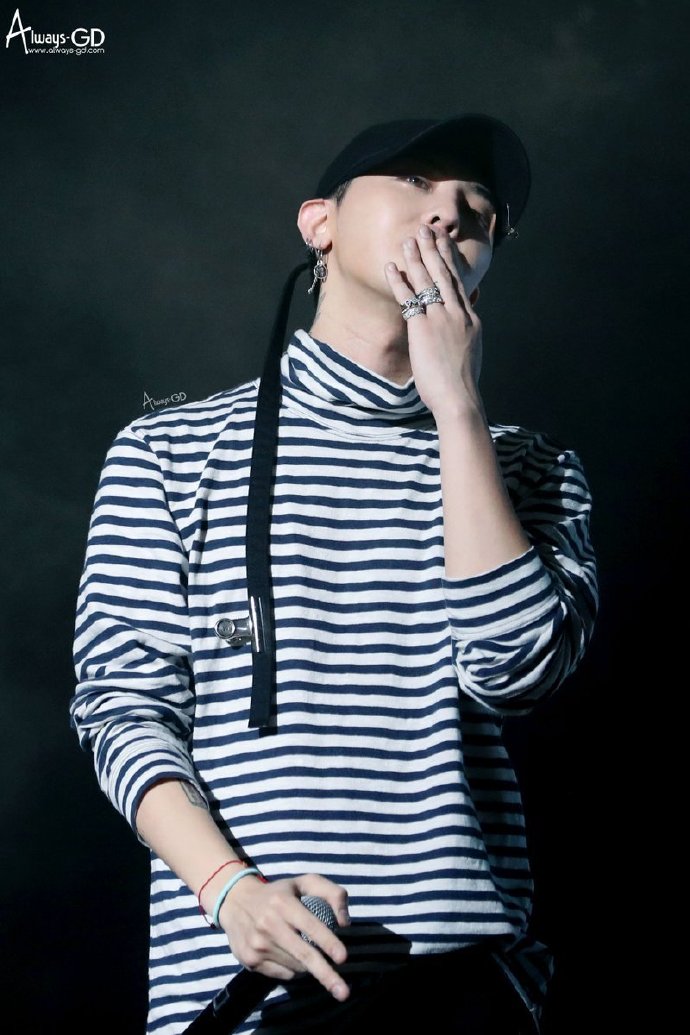 学着过年# #鼠年新愿# #one_of_a_kind_gd# 西装龙,太可了 "how fr