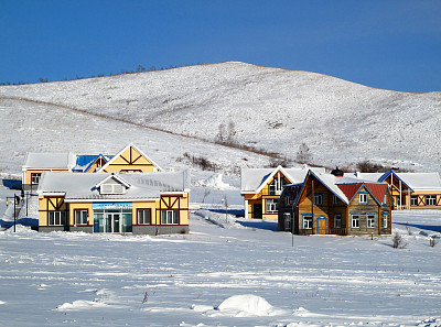 内蒙古牙克石市:童话般的凤凰山庄雪景