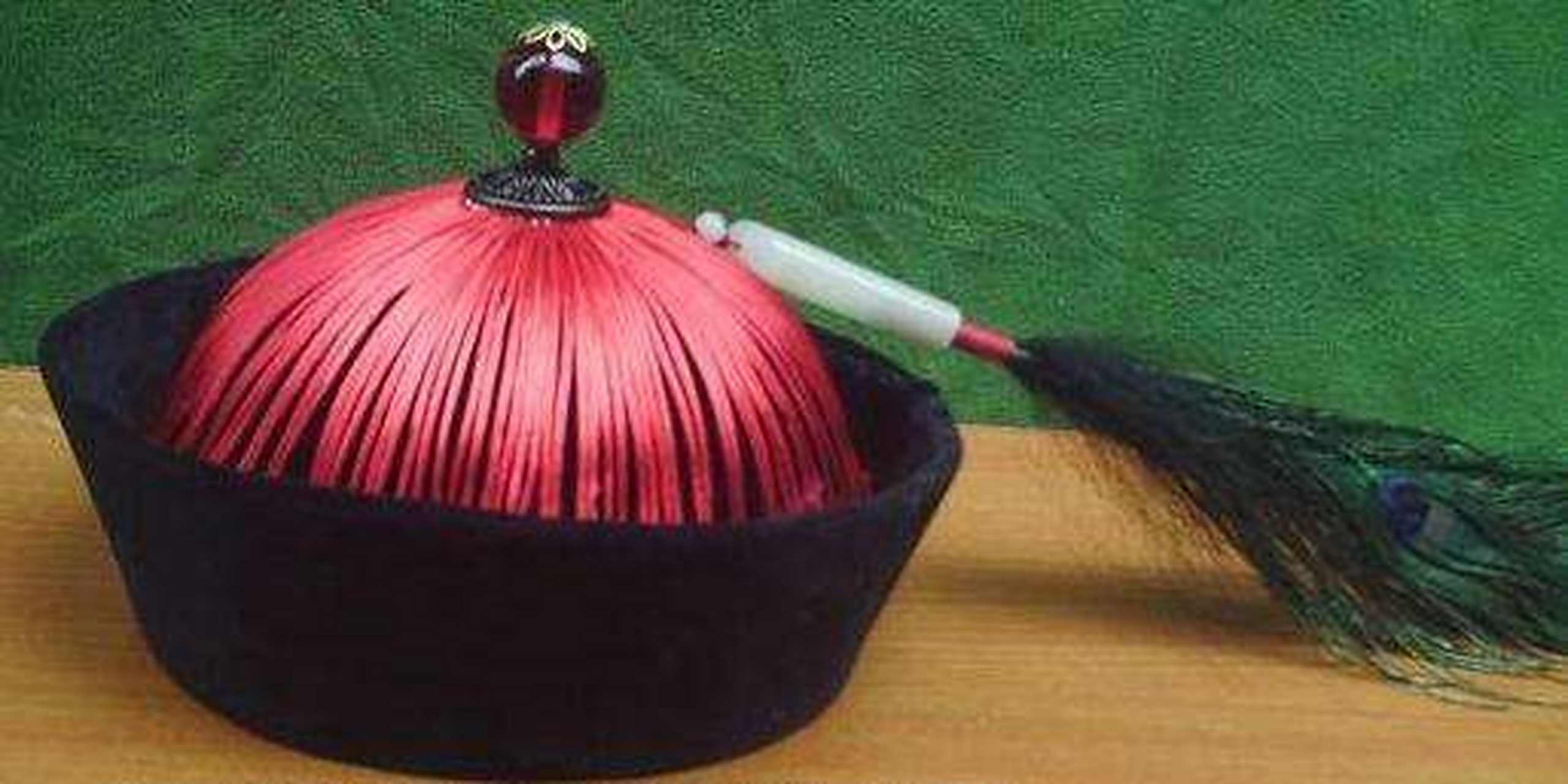 2018年度神动态#历史小趣闻:顶戴花翎的顶珠:一品为红宝石,二品为