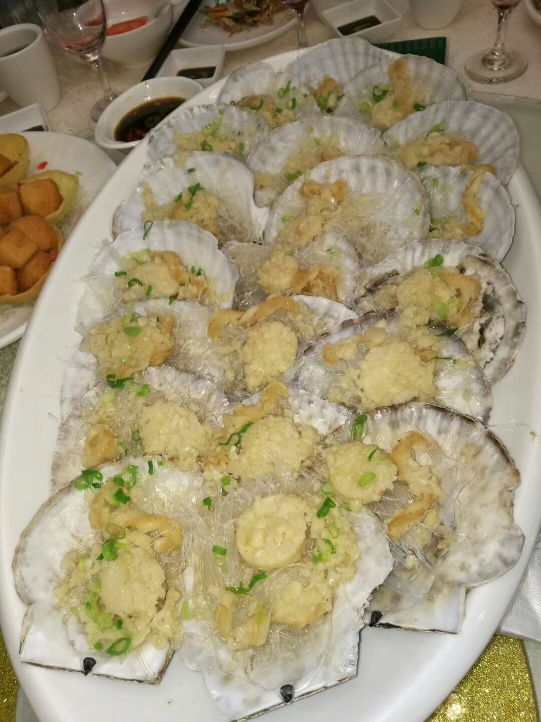 在贵阳吃一顿海鲜,两个多月工资没有了,小编带你们看都是什么菜