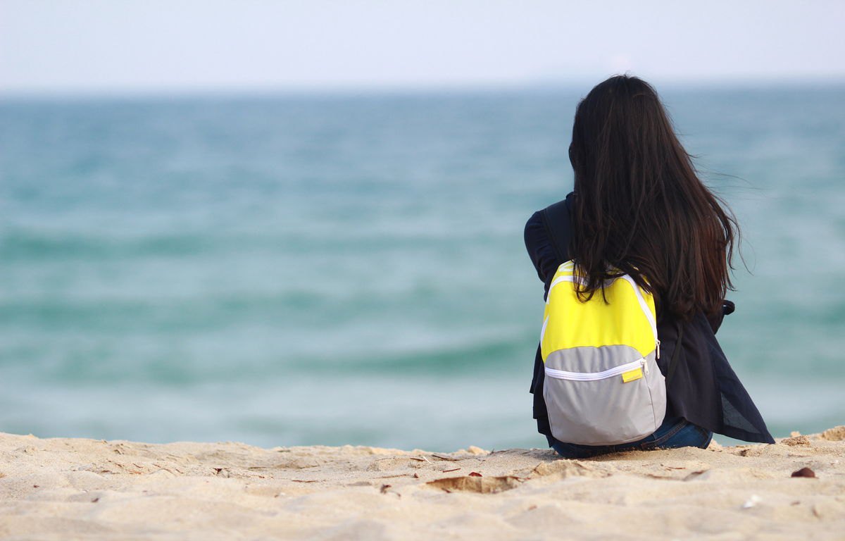 教你拍出神秘好看背影照,女生户外单人美姿技巧,用这几个就够了