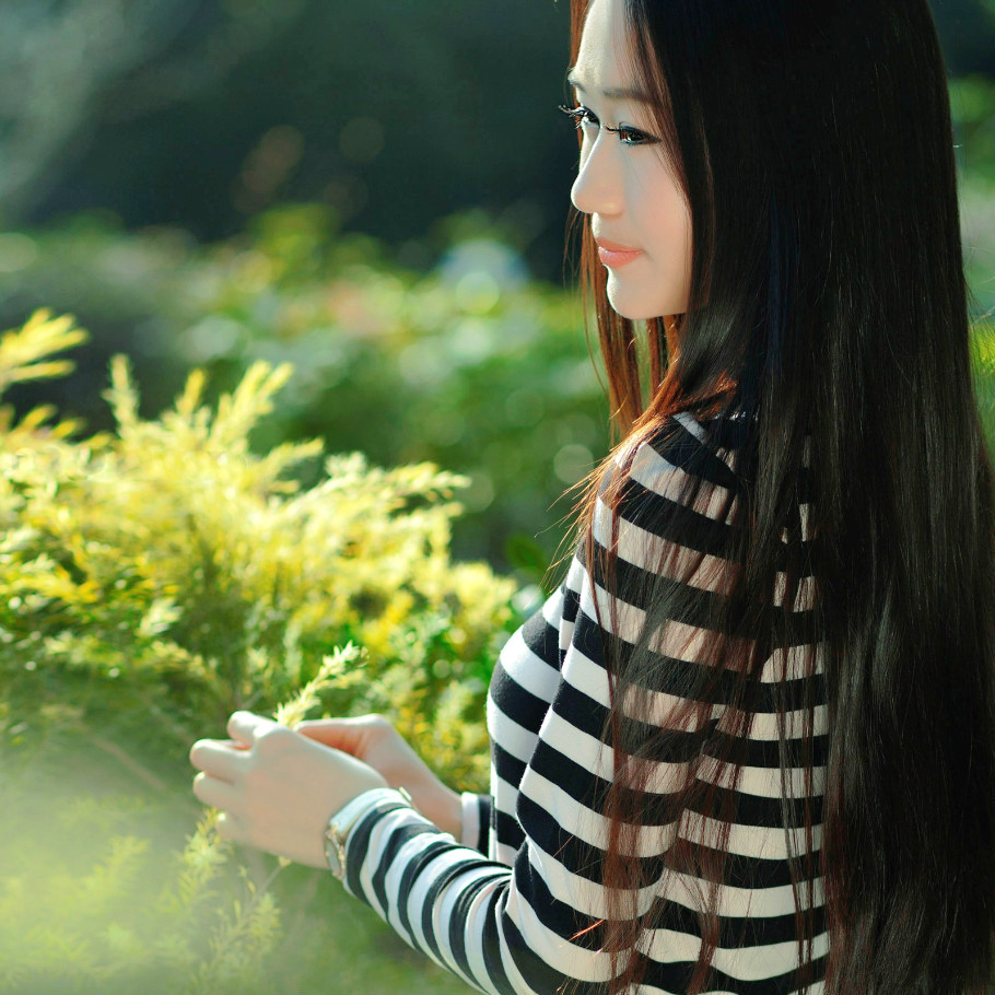 人像摄影(空气清新美景下的长发女孩)