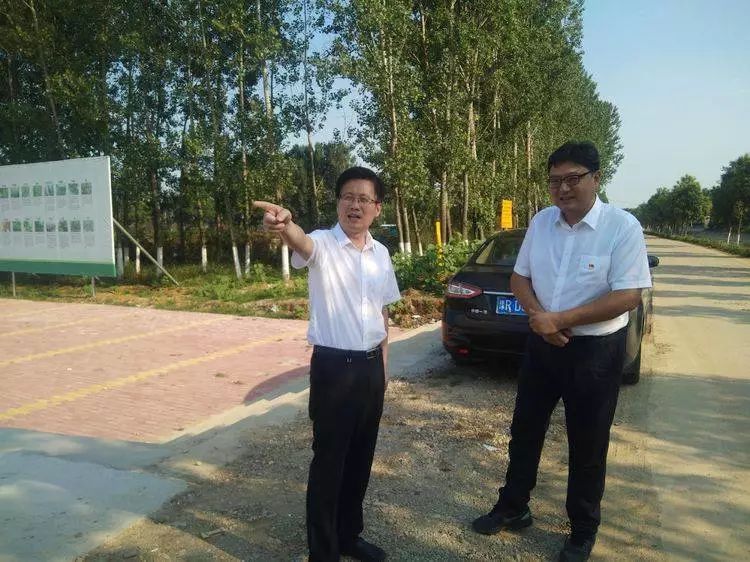 区委书记刘中青调研汉冢乡项目建设和脱贫攻坚工作