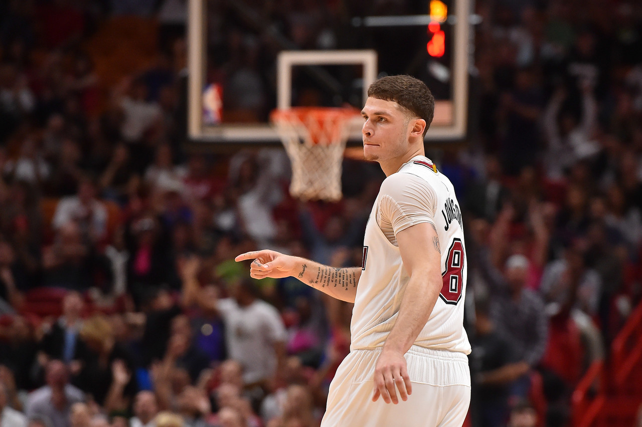 勇士挑战太阳冲击3连胜,对手新援迎首秀!悲喜交加!