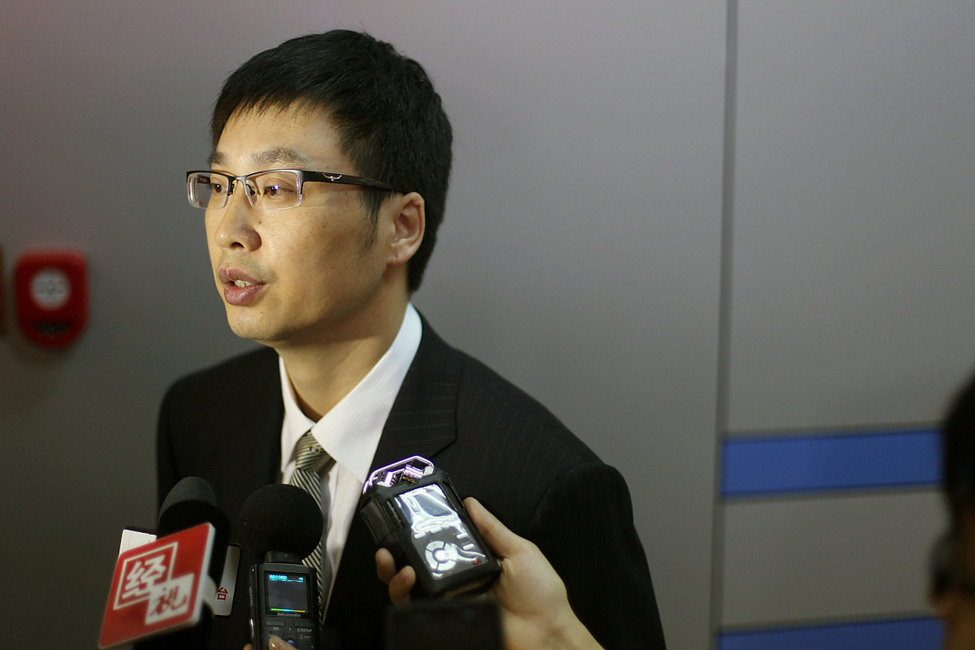 张一鸣,这个一度在公众视野中并不显眼的年轻人,最近却爆发出惊人的