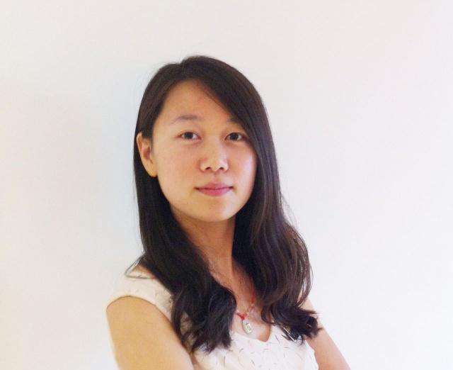 "和珅"带一家人走红地毯,一家人和和美美,很幸福!
