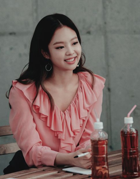 金智妮:有的时候她很可爱,有的时候有很妩媚,造型百变啊