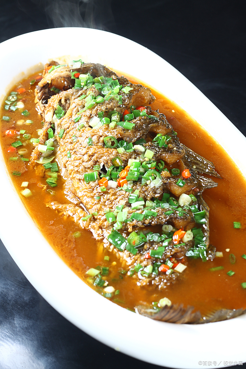 哈尔滨美食探秘:5大必尝压锅菜