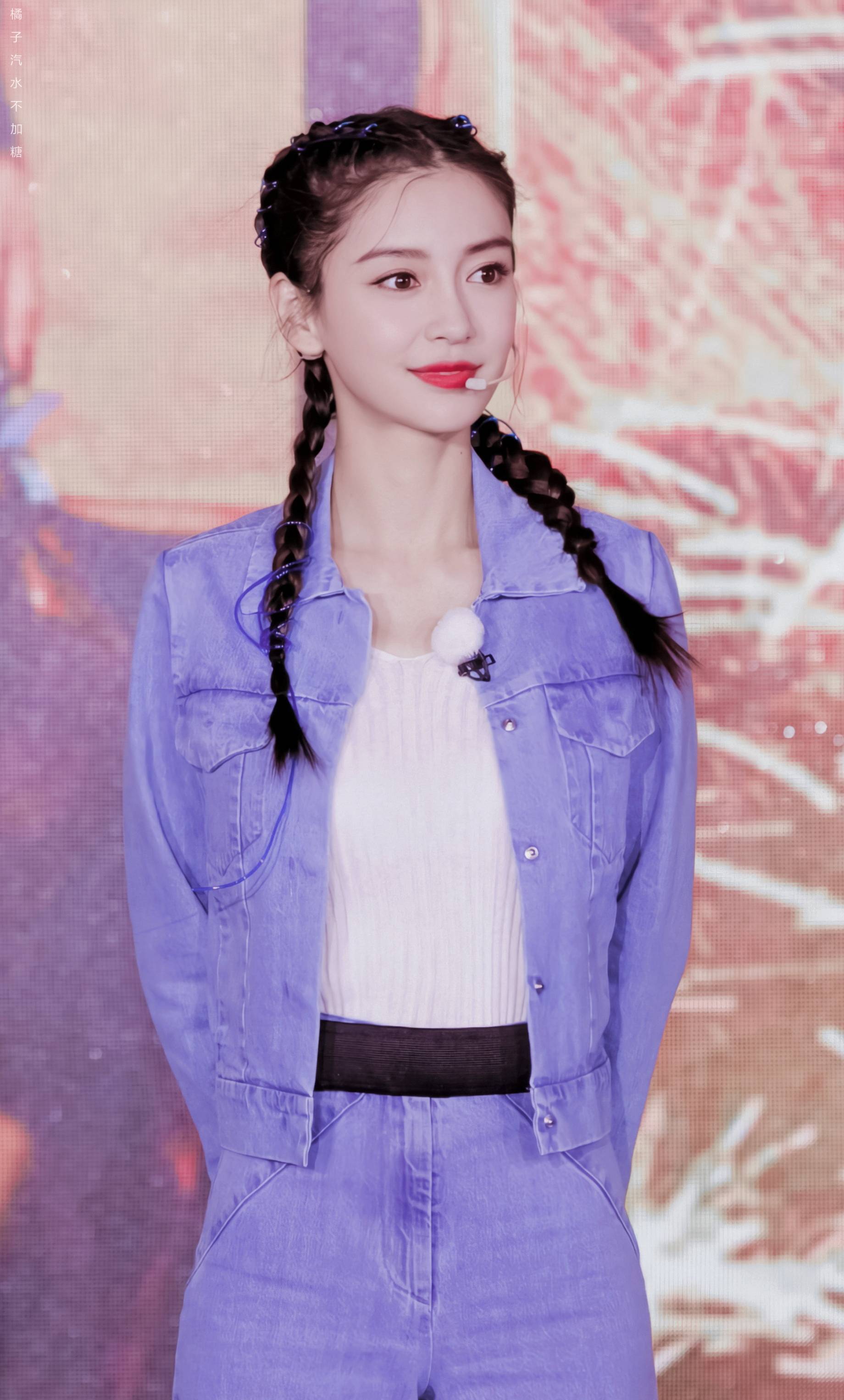 女爱豆麻花辫look:周子瑜真是清纯可人啊,林允儿重返18岁的感觉