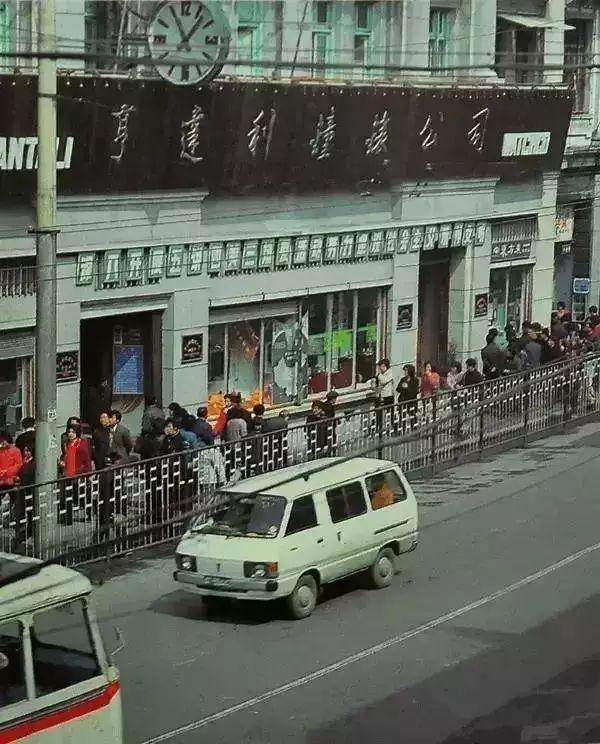 珍藏!这29张几十年前的老武汉照片,武汉人看完都泪崩了