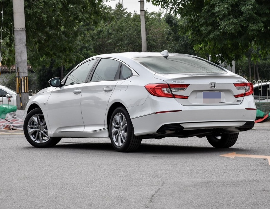 雅阁2018款 230turbo 舒适版,很不错的车型,最新的设计理念